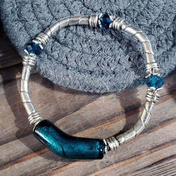 Handcrafted Edgy Silver Teal Foil Glass Crystal Stretch Bracelet - Picture 2 of 6